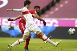 lol转区-斯图加特因攻守不均匀而失利，重创