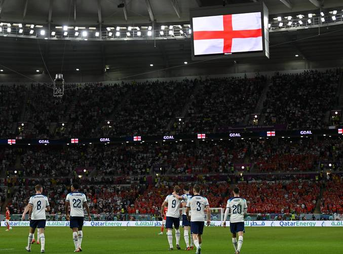 包含英格兰击败阿尔巴尼亚，扩大小组领先优势的词条