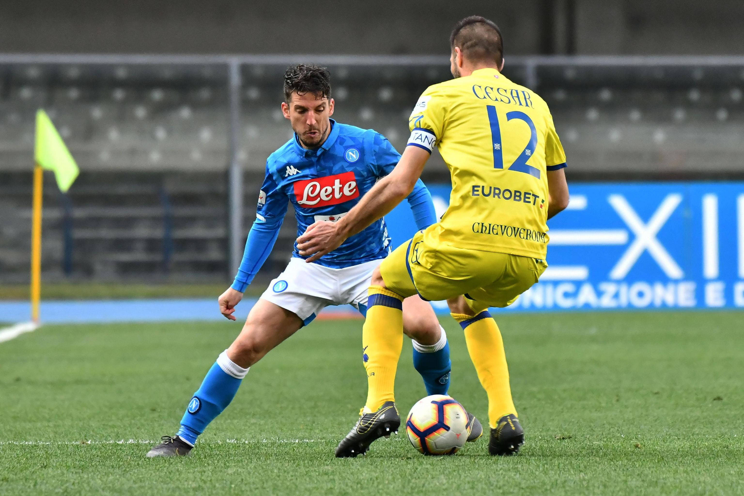 那不勒斯在主场对阵罗马准备展开激烈比赛的简单介绍 那不勒斯在主场对阵罗马准备展开激烈比赛的简单介绍